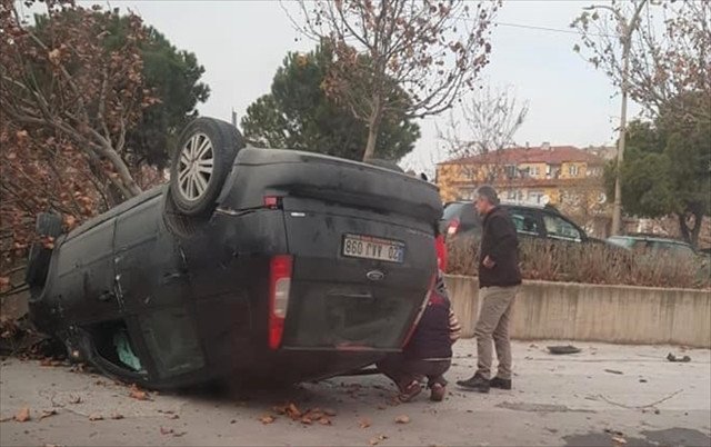 Denizlide Trafik Kazası: 3 Yaralı